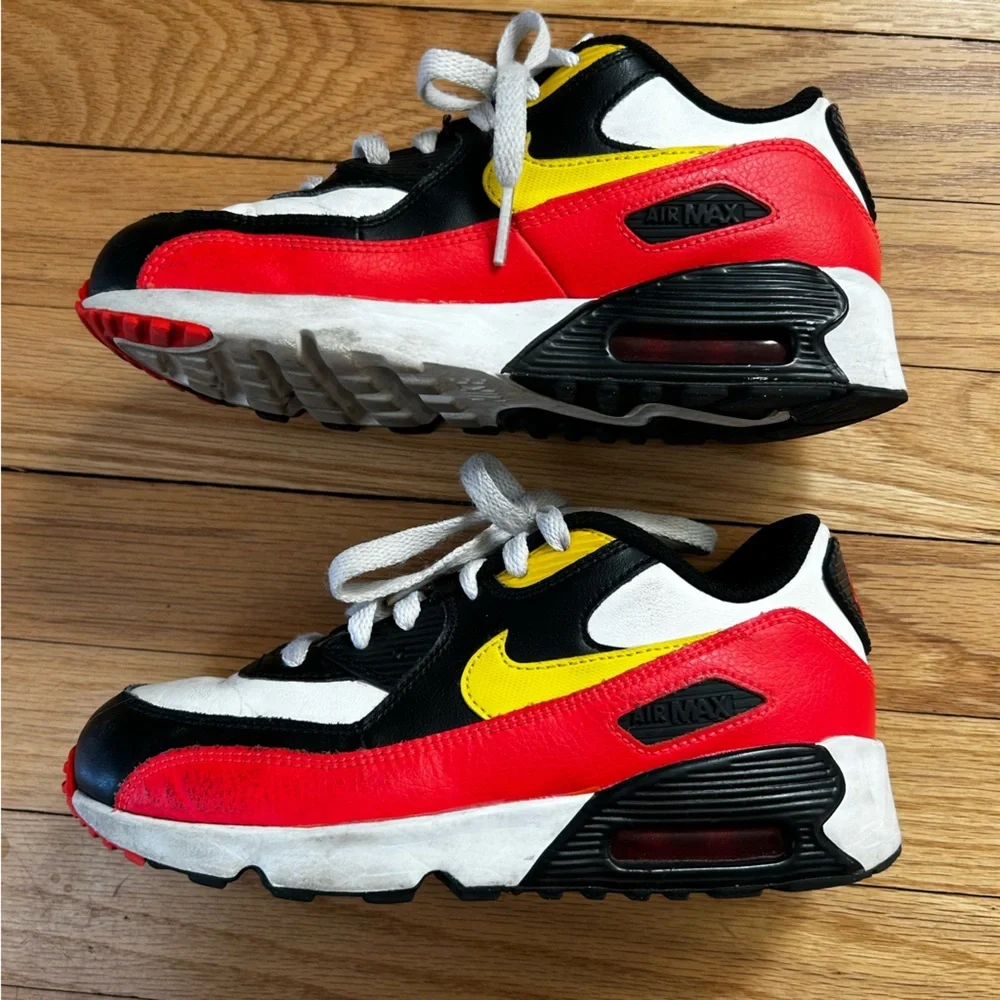 NIke Air Max 90 Youth Sneakers Size US 3 Big Kids